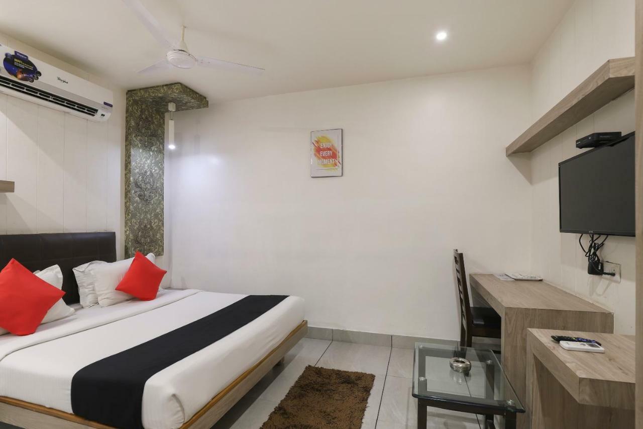 Apple Residency Hotel Patan  Exterior photo